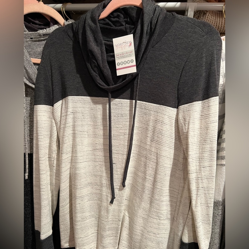 Staccato Cowl Nevk NWT
